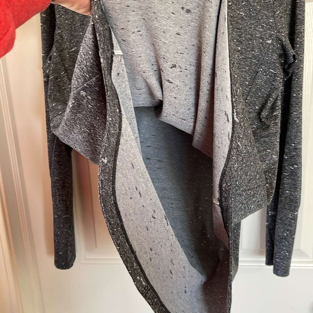 lululemon athletica Men’s Heathered Dark Gray Long-Sleeve Hoodie - Picture 3 of 8